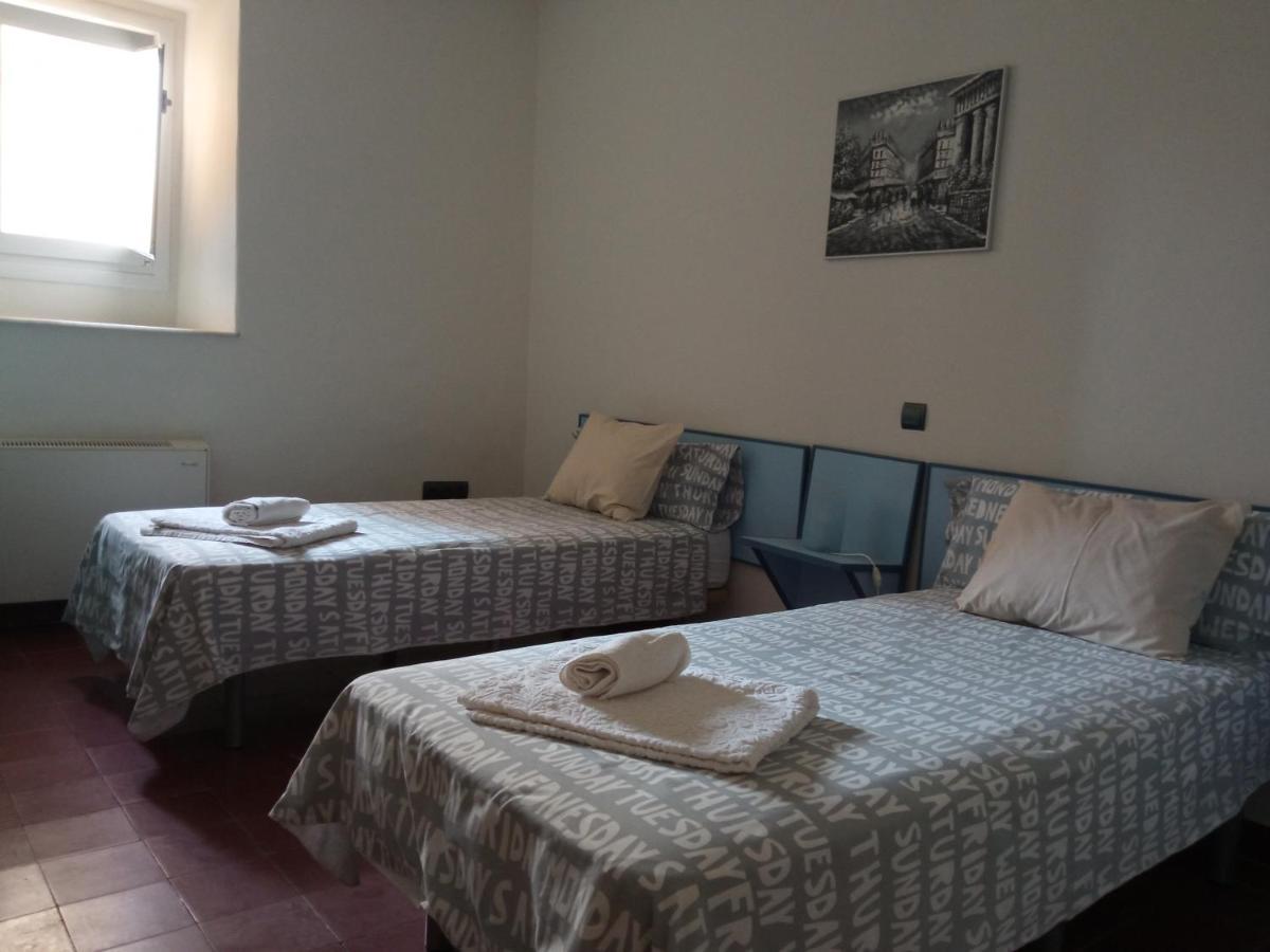 Apartamento La Almena 1 Junto A Plaza Mayor,2 Habitaciones, Parking Gratuito Caceres Luaran gambar